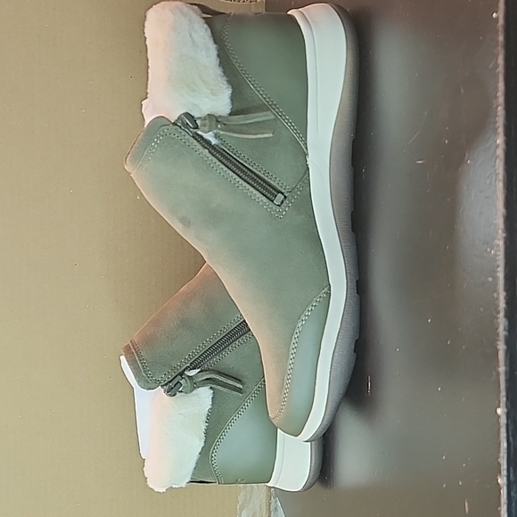 Vionic Olive and Cream Ankle Boot - Picture 6 of 11